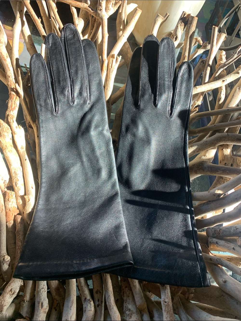 Elegant French Leather Silk Lined Gloves Never worn Size 7